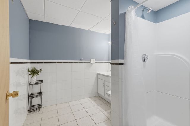 7 Oxyoke Dr, Methuen, MA 01844