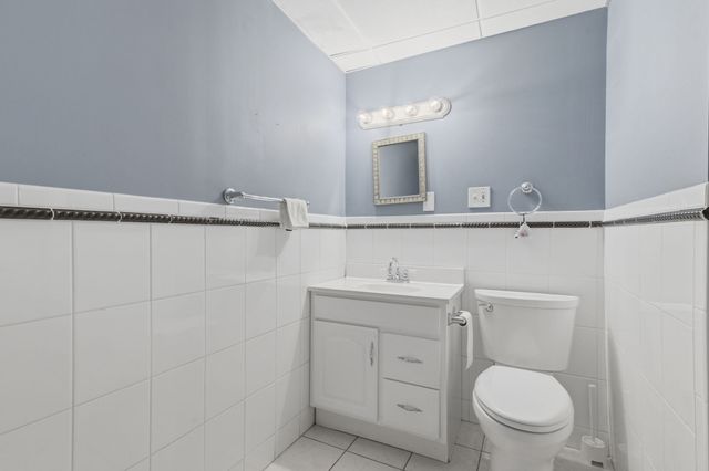 7 Oxyoke Dr, Methuen, MA 01844