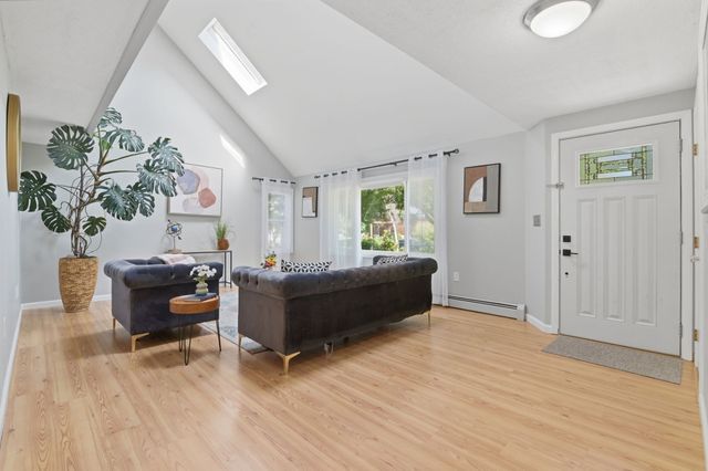 7 Oxyoke Dr, Methuen, MA 01844