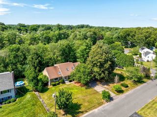 7 Oxyoke Dr, Methuen, MA 01844