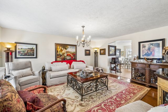 6012 Worthington Rd, Columbia, TN 38401