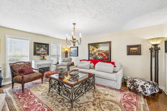 6012 Worthington Rd, Columbia, TN 38401