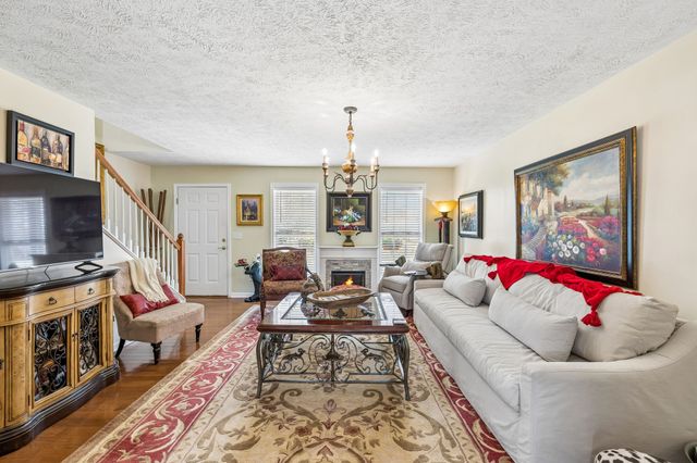 6012 Worthington Rd, Columbia, TN 38401