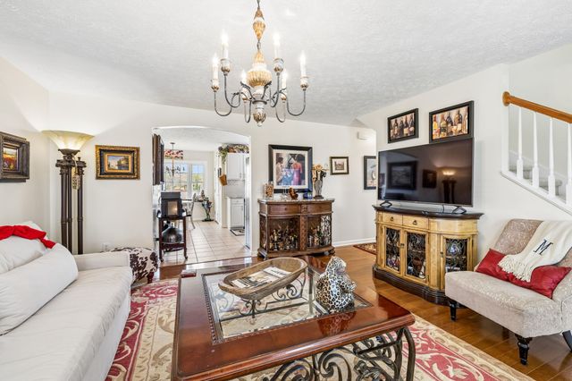 6012 Worthington Rd, Columbia, TN 38401