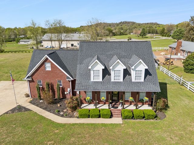 6012 Worthington Rd, Columbia, TN 38401