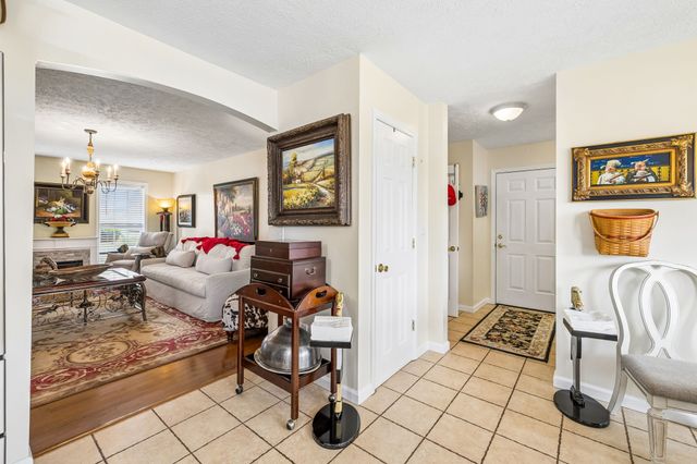 6012 Worthington Rd, Columbia, TN 38401