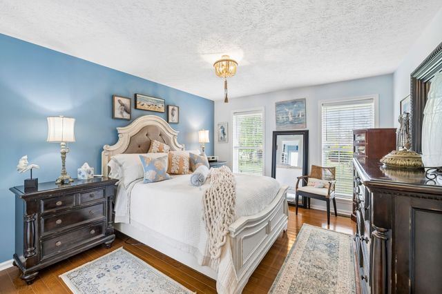 6012 Worthington Rd, Columbia, TN 38401