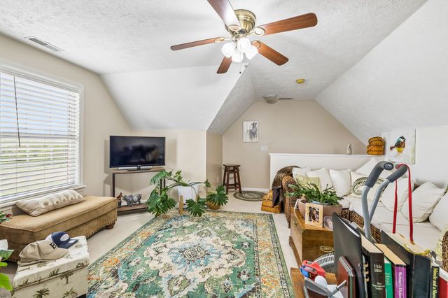 6012 Worthington Rd, Columbia, TN 38401