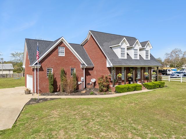 6012 Worthington Rd, Columbia, TN 38401