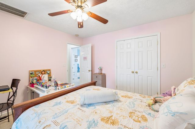 6012 Worthington Rd, Columbia, TN 38401