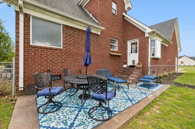 6012 Worthington Rd, Columbia, TN 38401