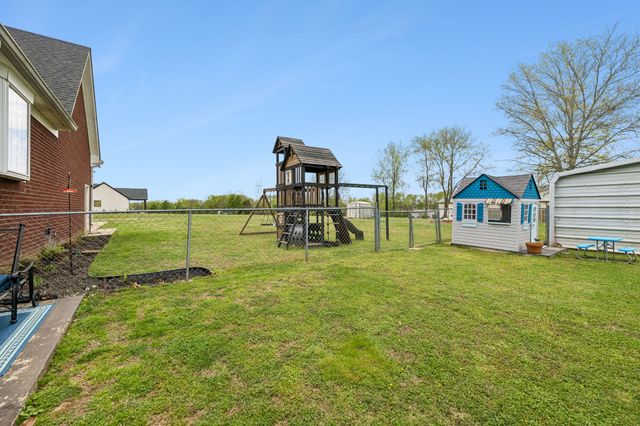 6012 Worthington Rd, Columbia, TN 38401