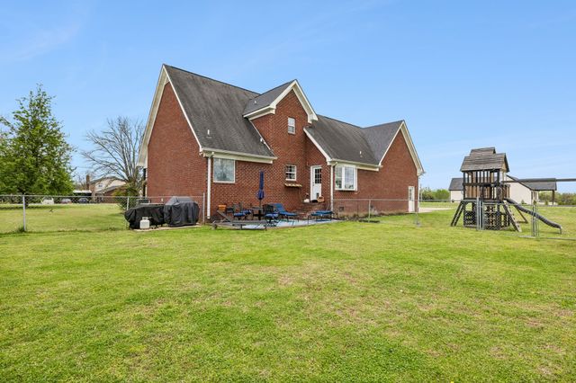 6012 Worthington Rd, Columbia, TN 38401