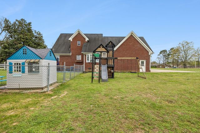 6012 Worthington Rd, Columbia, TN 38401