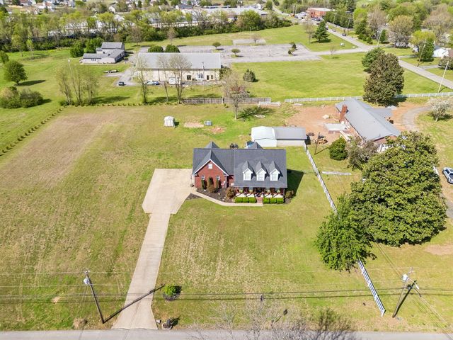 6012 Worthington Rd, Columbia, TN 38401