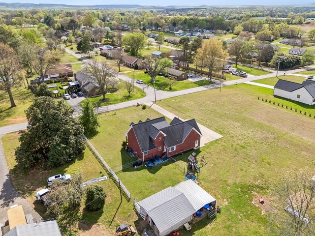 6012 Worthington Rd, Columbia, TN 38401