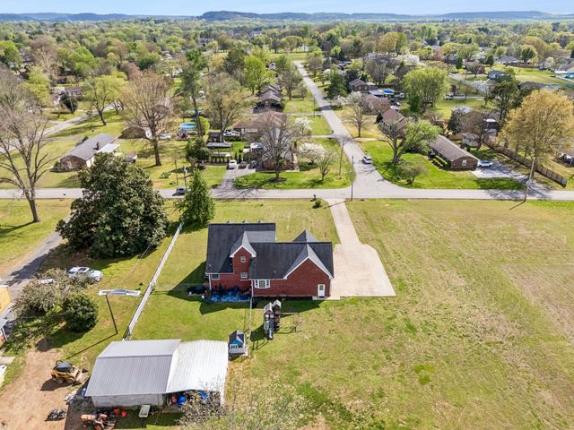 6012 Worthington Rd, Columbia, TN 38401