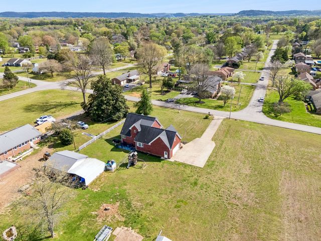 6012 Worthington Rd, Columbia, TN 38401