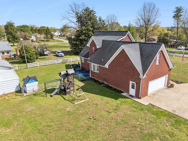 6012 Worthington Rd, Columbia, TN 38401