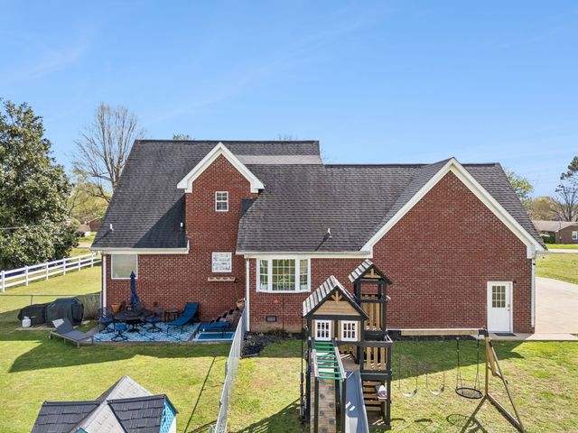 6012 Worthington Rd, Columbia, TN 38401