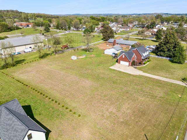 6012 Worthington Rd, Columbia, TN 38401