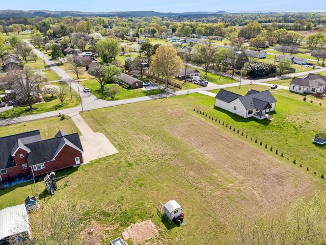 6012 Worthington Rd, Columbia, TN 38401