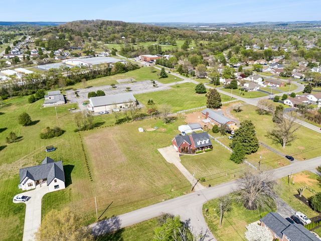 6012 Worthington Rd, Columbia, TN 38401