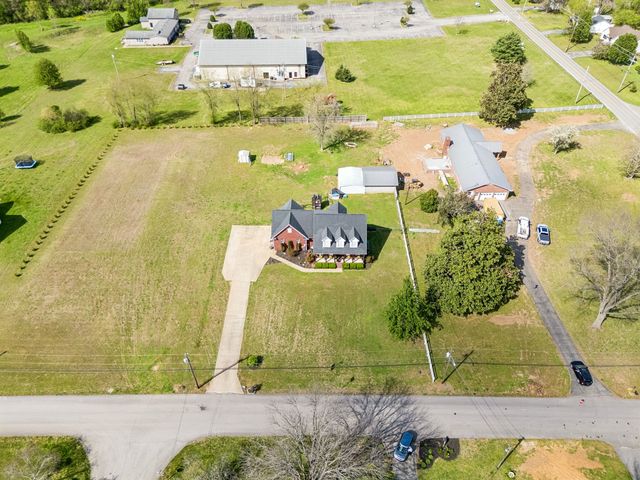 6012 Worthington Rd, Columbia, TN 38401