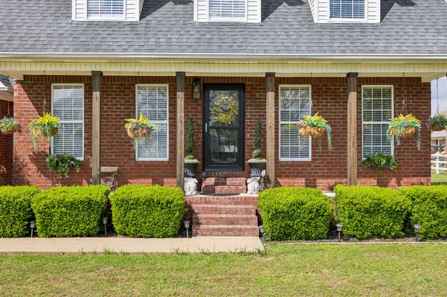 6012 Worthington Rd, Columbia, TN 38401