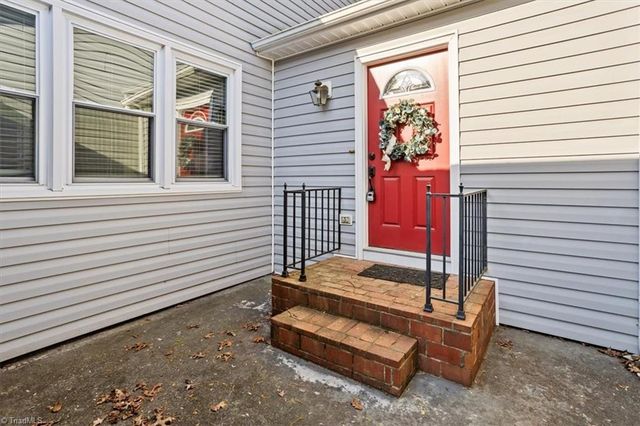 506 Westpark Circle, Winston-salem, NC 27103