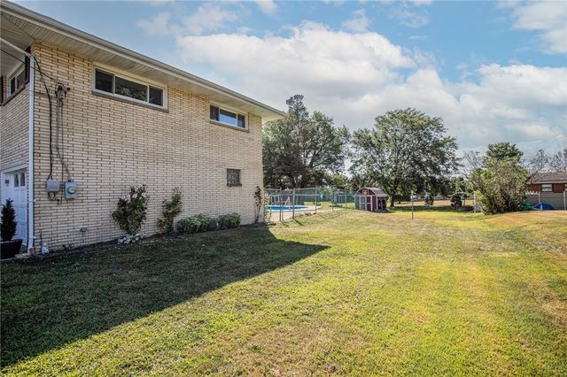 1805 W Loucks Ext, Scottdale, PA 15683