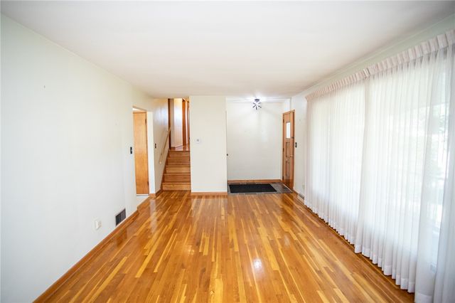 1805 W Loucks Ext, Scottdale, PA 15683