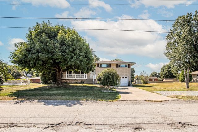 1805 W Loucks Ext, Scottdale, PA 15683