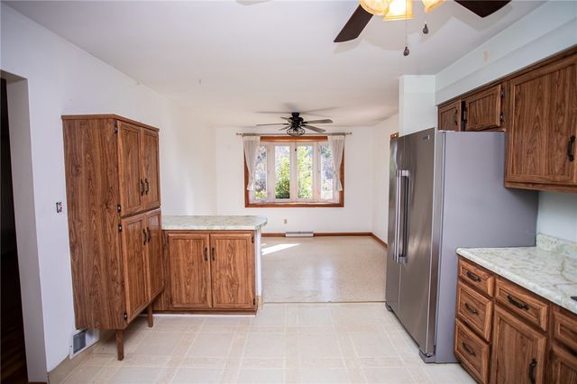 1805 W Loucks Ext, Scottdale, PA 15683