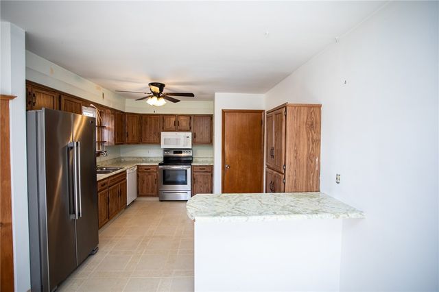 1805 W Loucks Ext, Scottdale, PA 15683