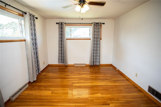 1805 W Loucks Ext, Scottdale, PA 15683