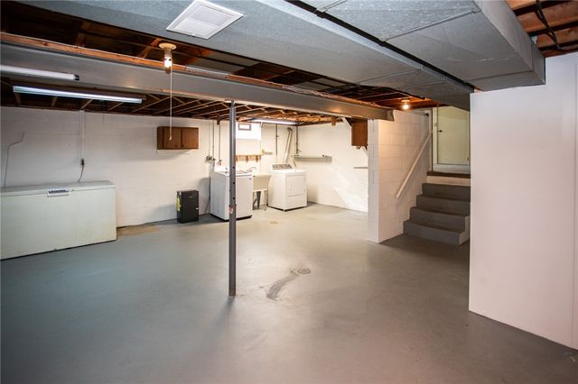 1805 W Loucks Ext, Scottdale, PA 15683