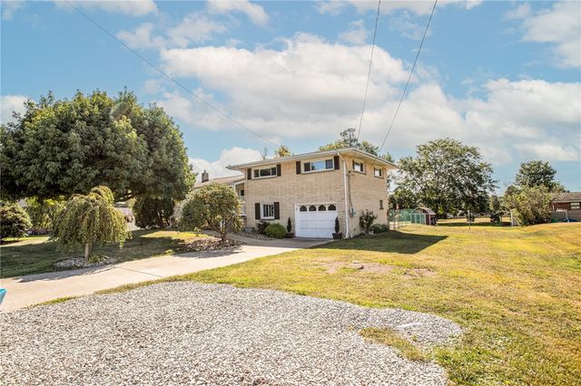 1805 W Loucks Ext, Scottdale, PA 15683