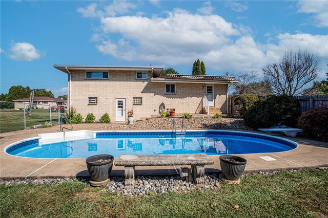 1805 W Loucks Ext, Scottdale, PA 15683