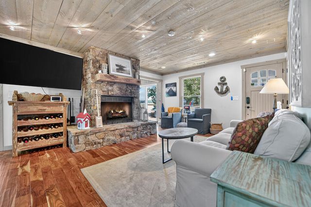 209 Marina Drive, Blue Ridge, GA 30513