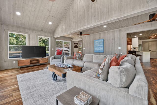 209 Marina Drive, Blue Ridge, GA 30513
