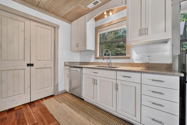 209 Marina Drive, Blue Ridge, GA 30513