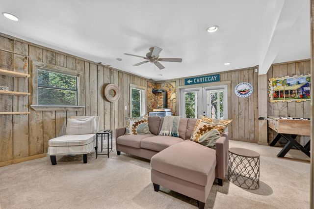 209 Marina Drive, Blue Ridge, GA 30513