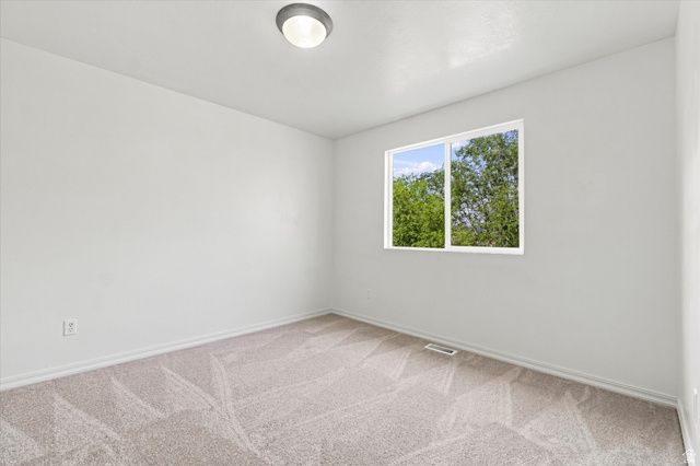 8286 S RUSTIC OAK CT, West Jordan, UT 84081