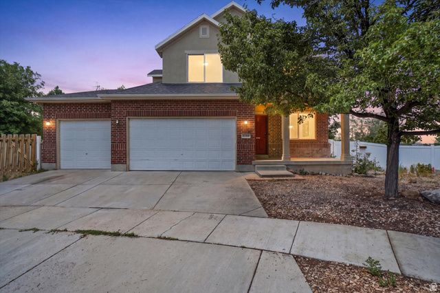 8286 S RUSTIC OAK CT, West Jordan, UT 84081