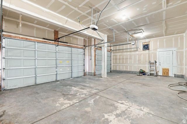 8286 S RUSTIC OAK CT, West Jordan, UT 84081