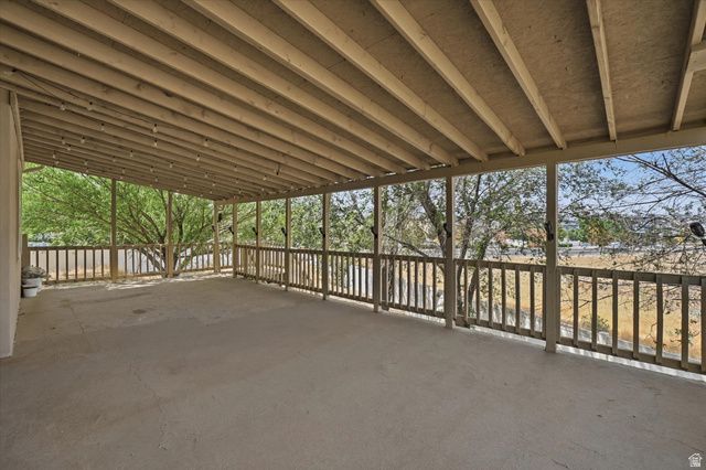 8286 S RUSTIC OAK CT, West Jordan, UT 84081