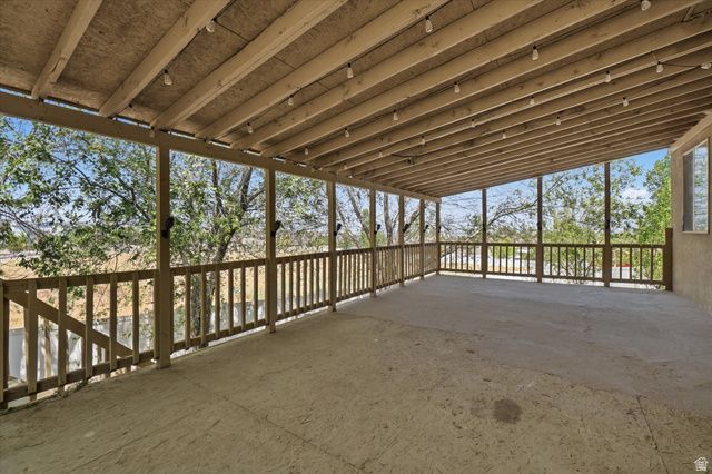 8286 S RUSTIC OAK CT, West Jordan, UT 84081