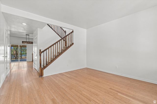 8286 S RUSTIC OAK CT, West Jordan, UT 84081