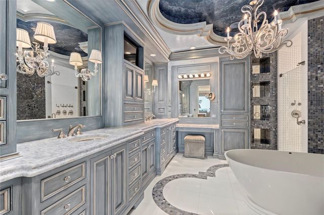 2251 GULF OF MEXICO DRIVE 203, Longboat Key, FL 34228